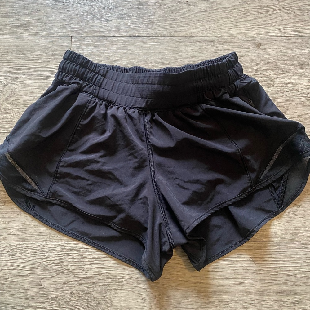 Hotty Hot Lined Short 2.5"